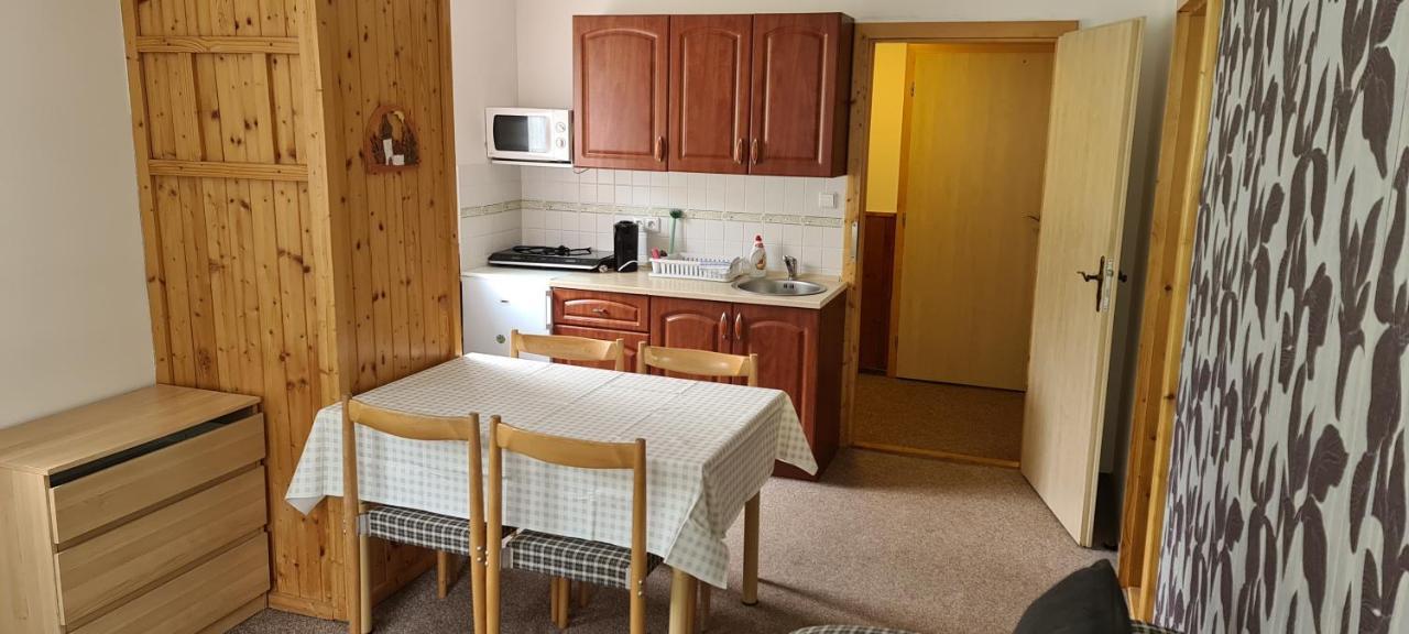 Apartmány Pony Ludvíkov Zewnętrze zdjęcie